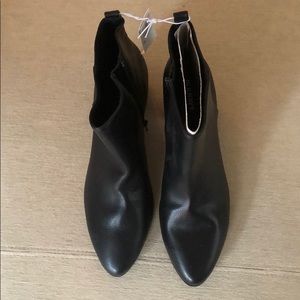 NWT Old Navy Black Booties